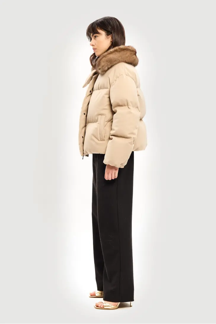 Короткая бежевая куртка из кашемира Loropiana с вортником меха соболя - фото 3