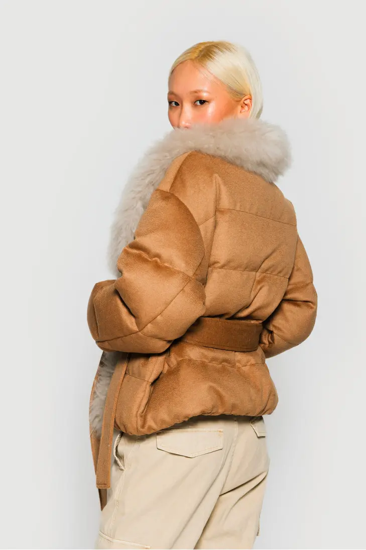 Женский пуховик из кашемира LoroPiana и мохера - фото 6