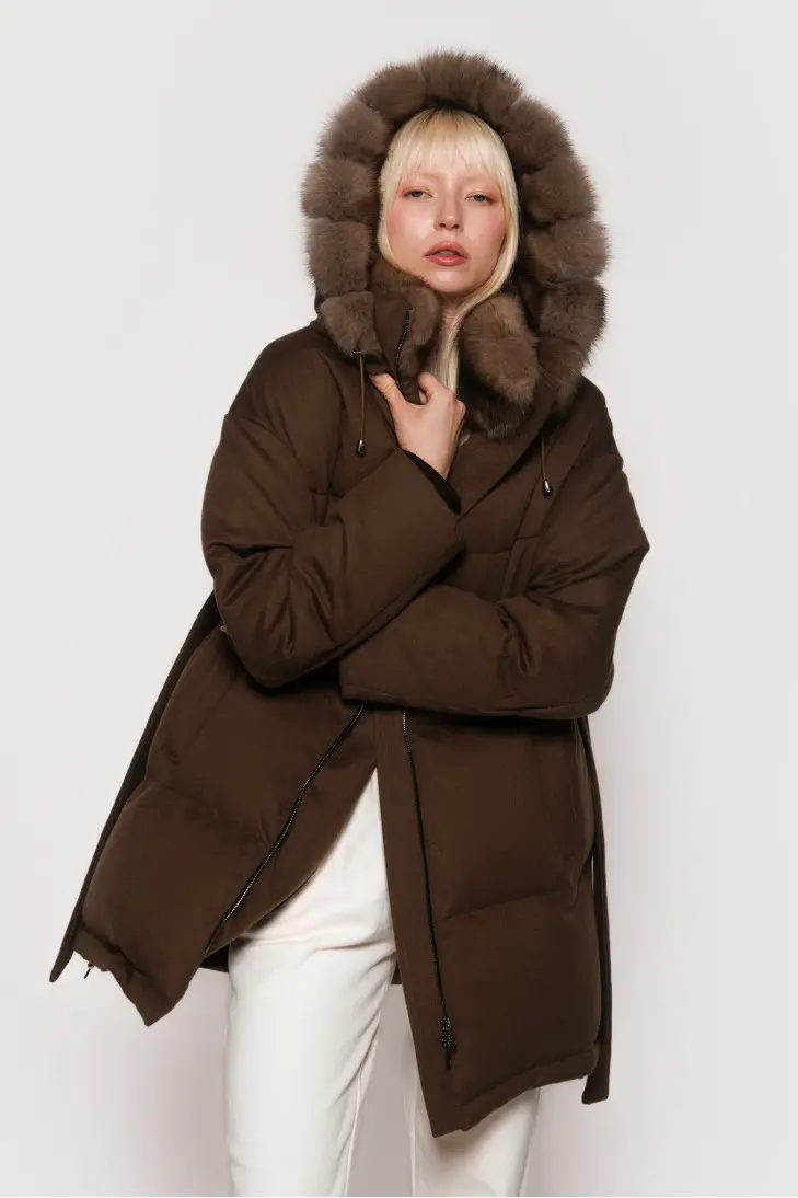 Короткий коричневый пуховик из кашемира LoroPiana с соболиным мехом - фото 6