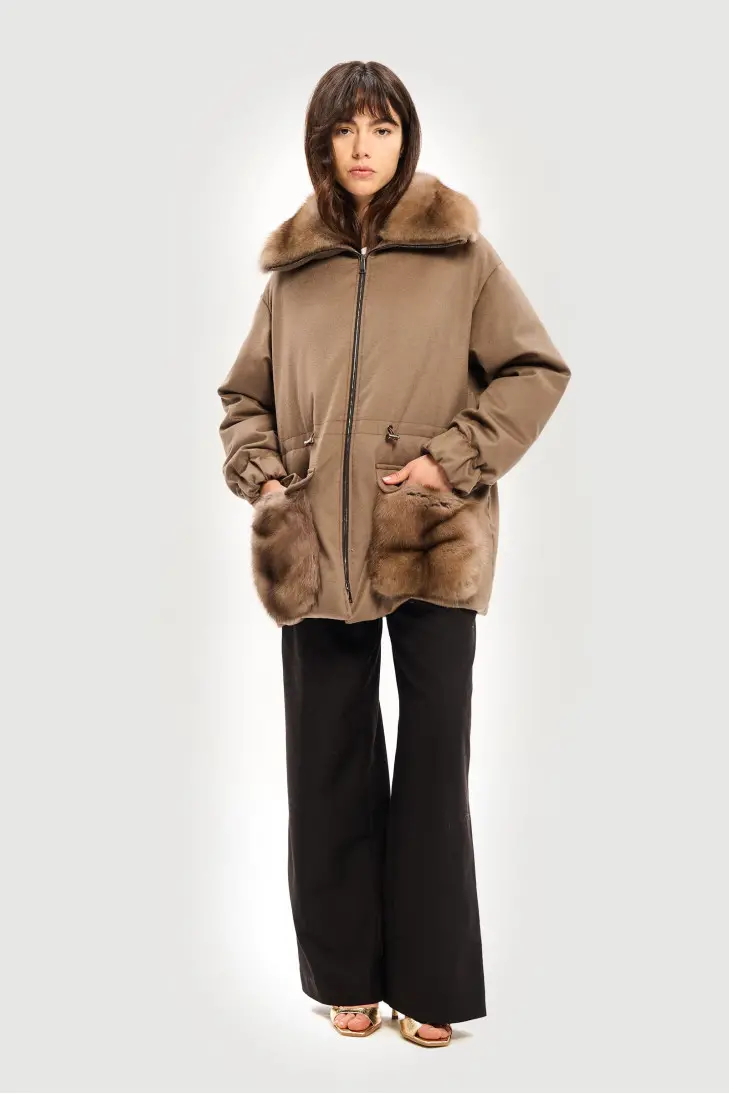 Коричневый пуховик из кашемира Loropiana с воротником соболя