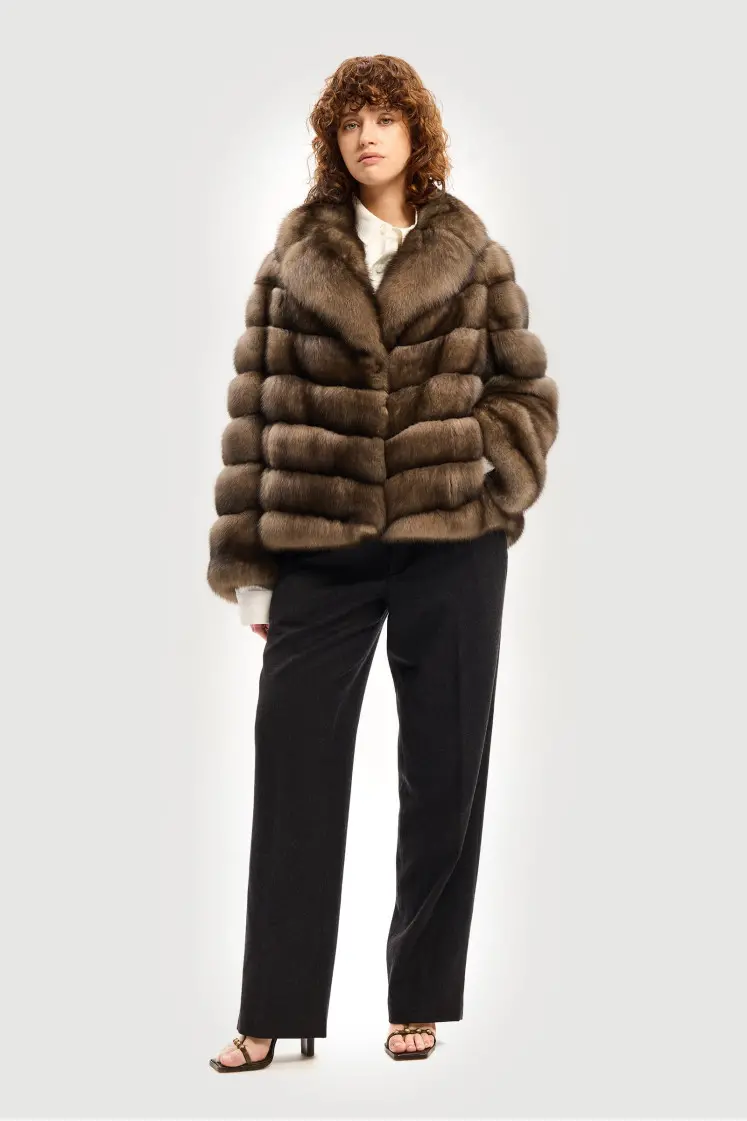 Коричневый соболиный полушубок с английским воротником